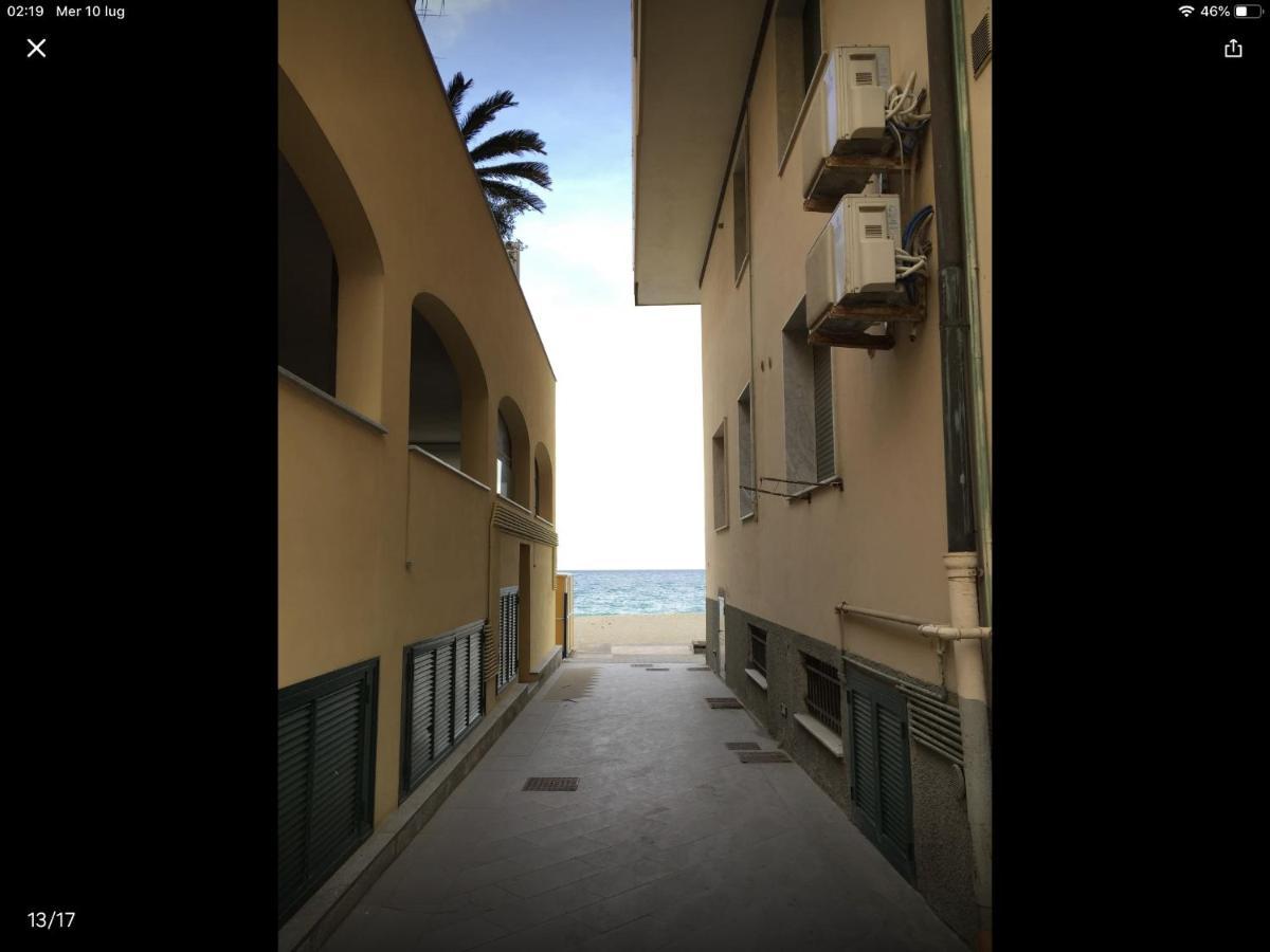 Babyaccommodation Family Sea & Box Pietra Ligure Exterior foto