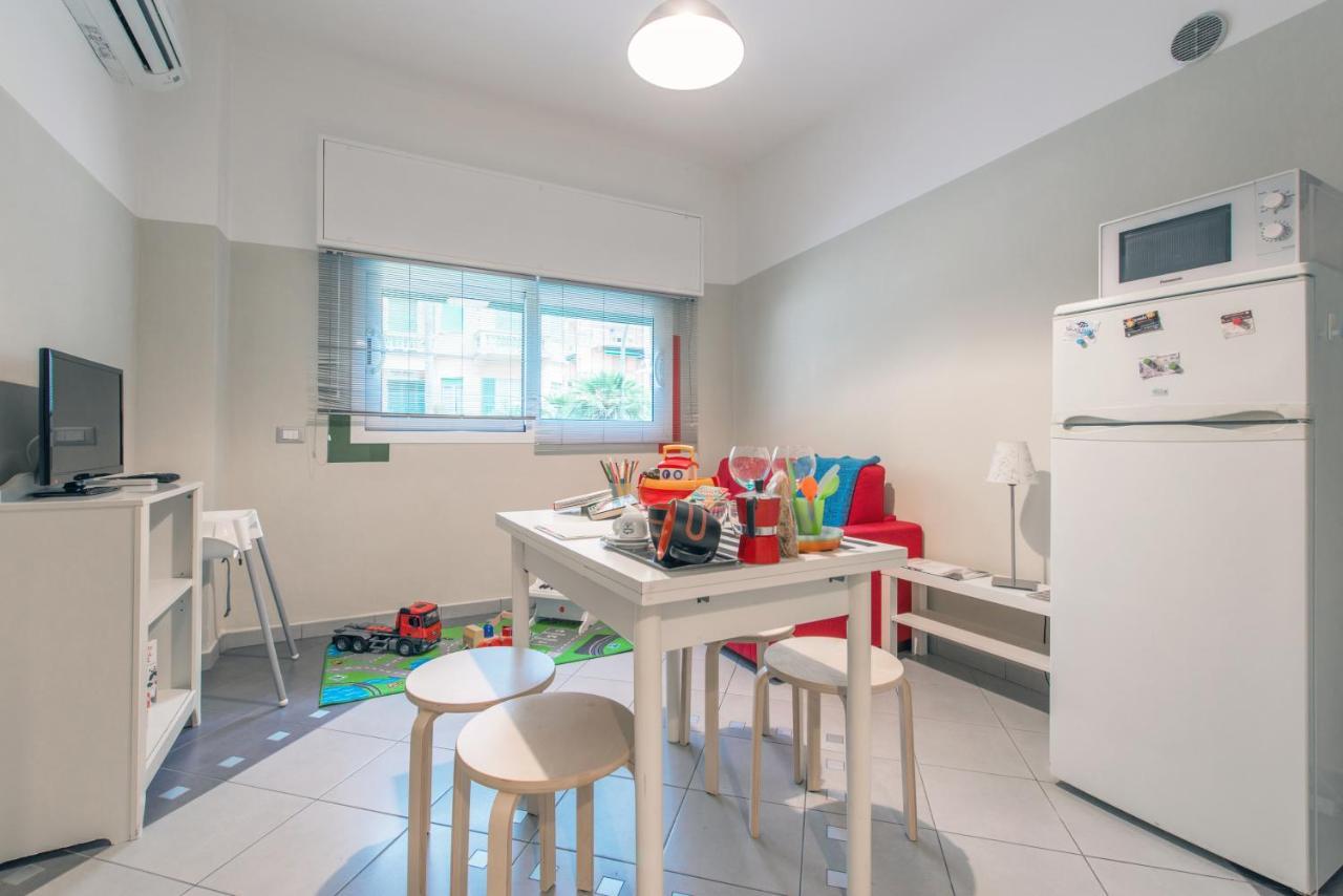 Babyaccommodation Family Sea & Box Pietra Ligure Exterior foto